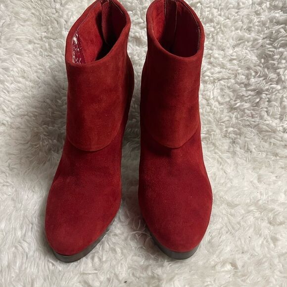 Steve Madden Trisha red faux suede ankle platform heels with back zipper SZ 9.5M - Picture 2 of 11